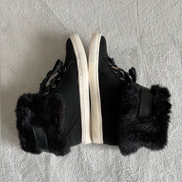 JLO JENNIFER LOPEZ BLACK FAUX SUEDE FAUX FUR CUFF HI-TOP SNEAKERS size 7.5M - Picture 4 of 10